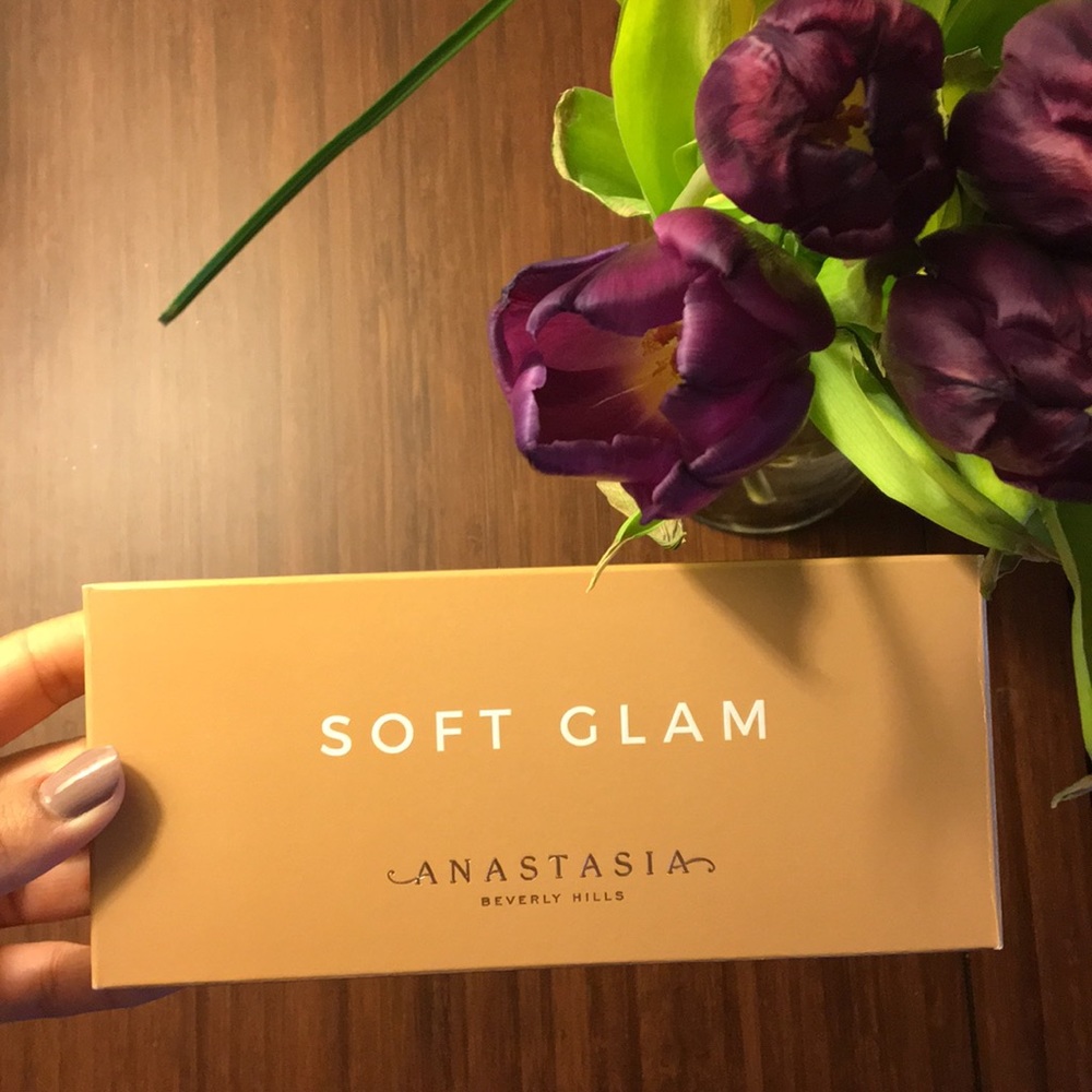 Anastasia Beverley Hills Soft Glam palette